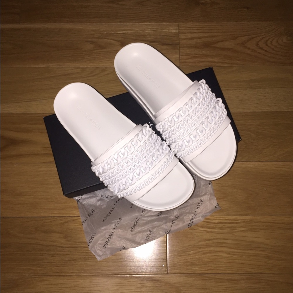 KENDALL + KYLIE SLIDES