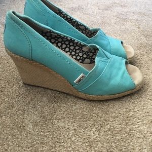 Toms wedges