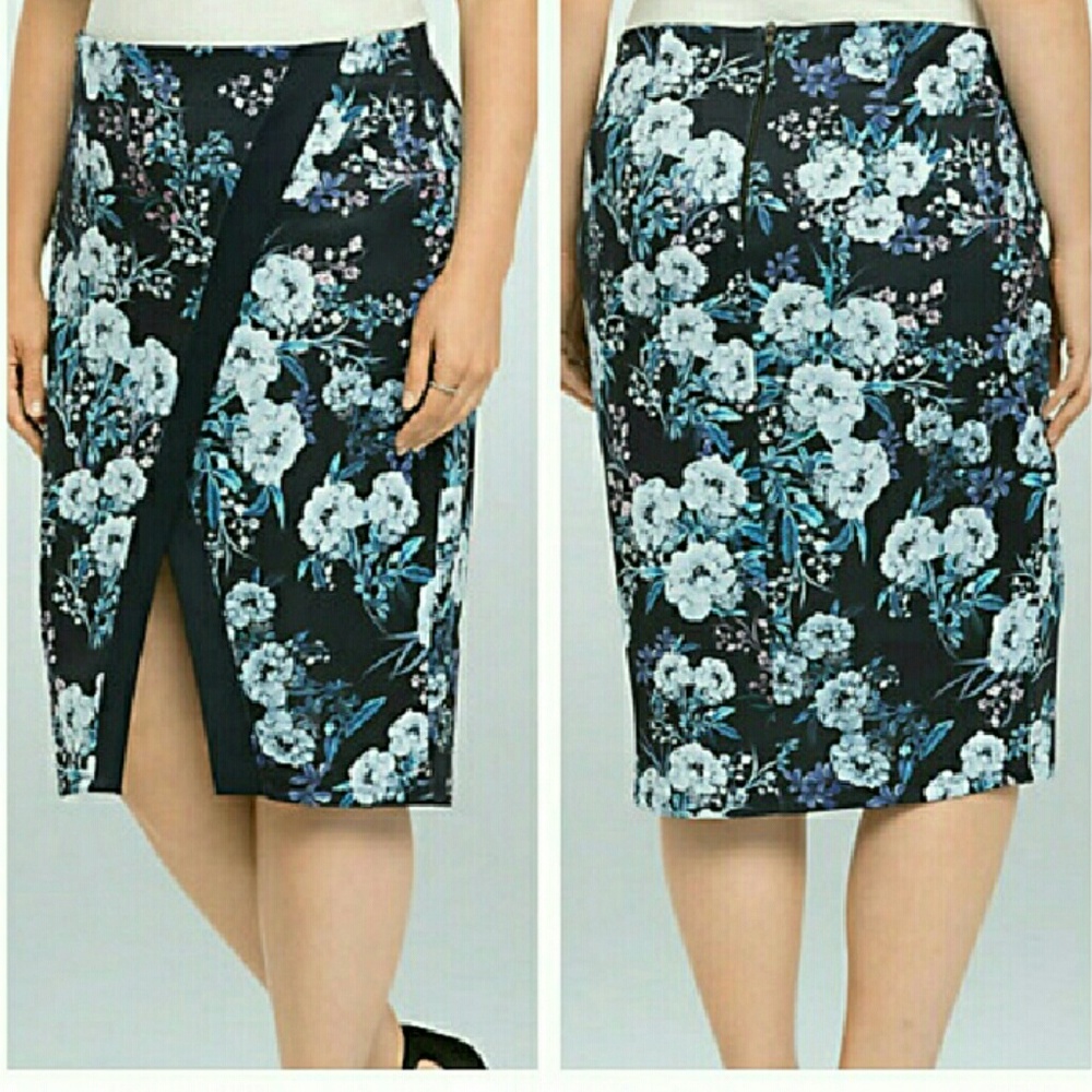 NWOT TORRID Size 1 split skirt