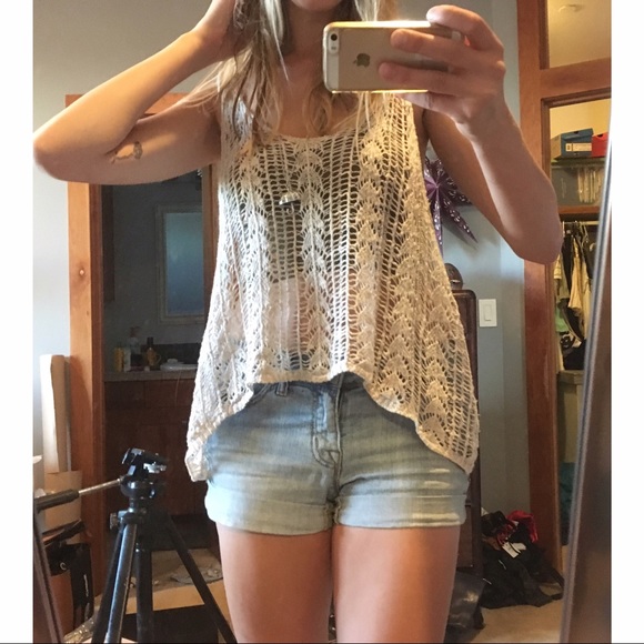 ✨UO Crochet Tank - Picture 2 of 3