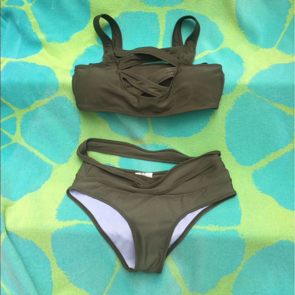 Strappy green bikini set