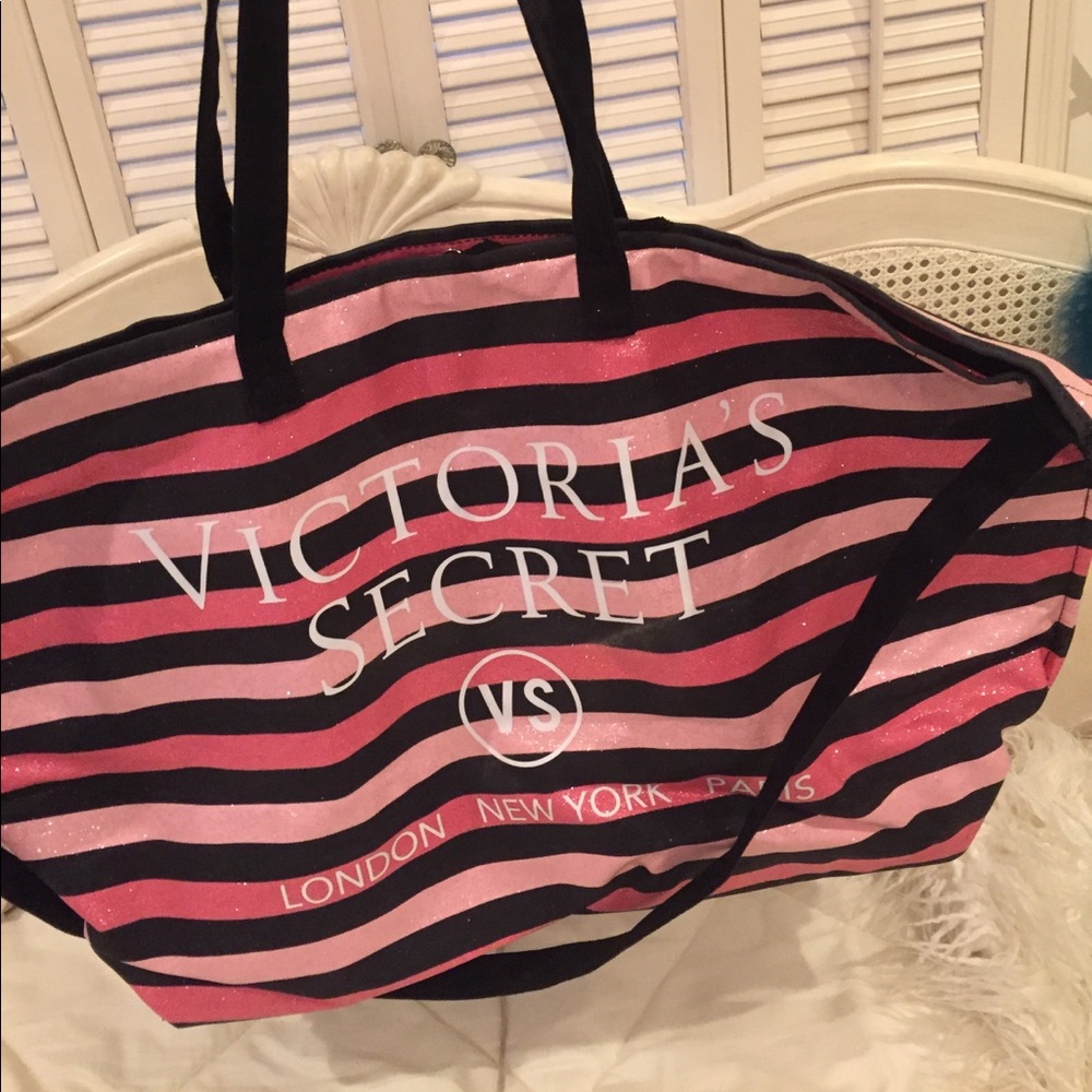 Big Victoria secret duffle