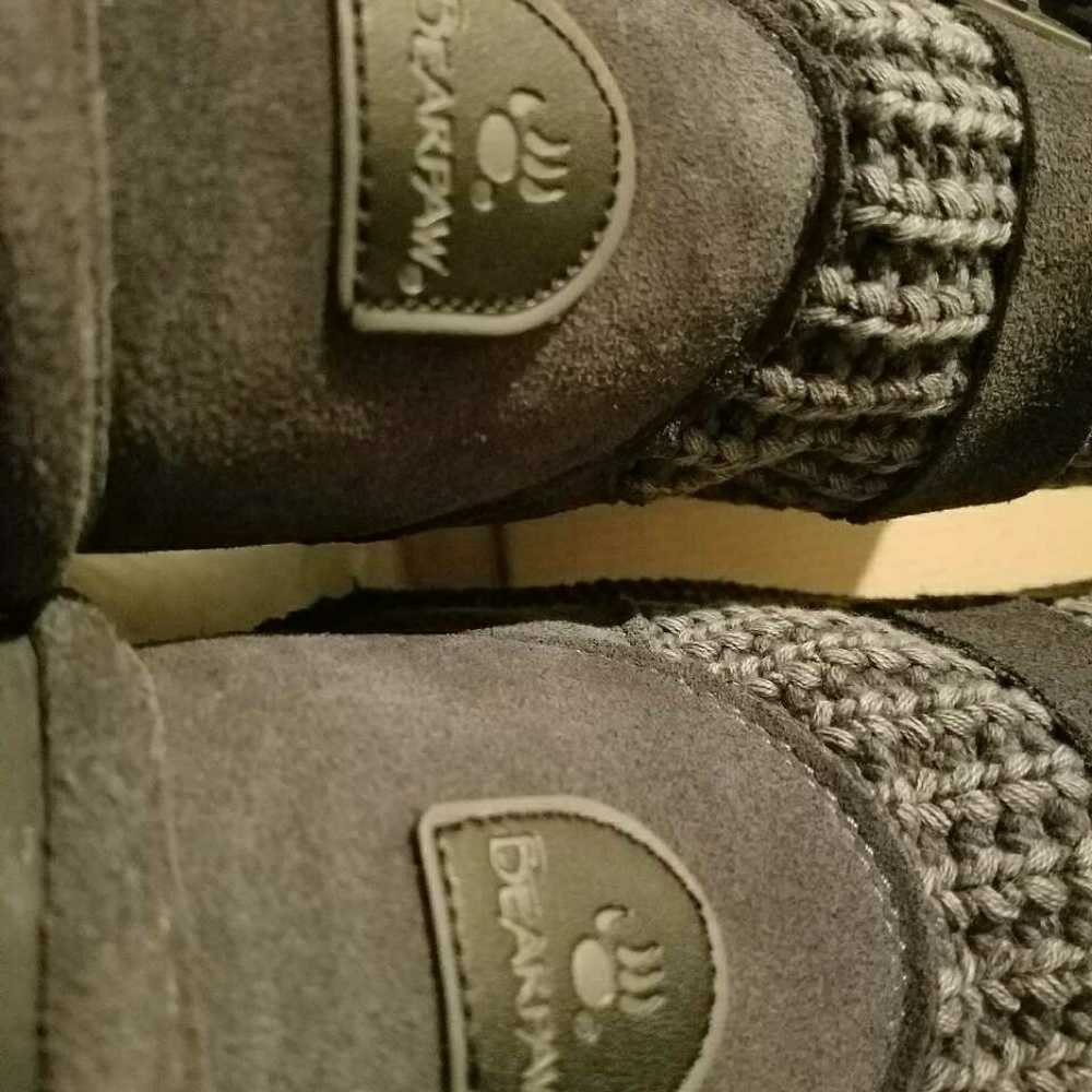 SOLD.... BEARPAW Gray Boots Size 10