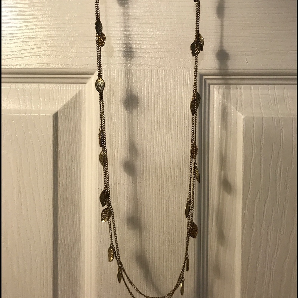 Beautiful Forever 21 Gold Feather Necklace