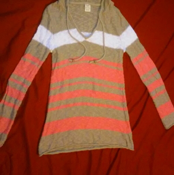 Hoddie - Picture 2 of 2