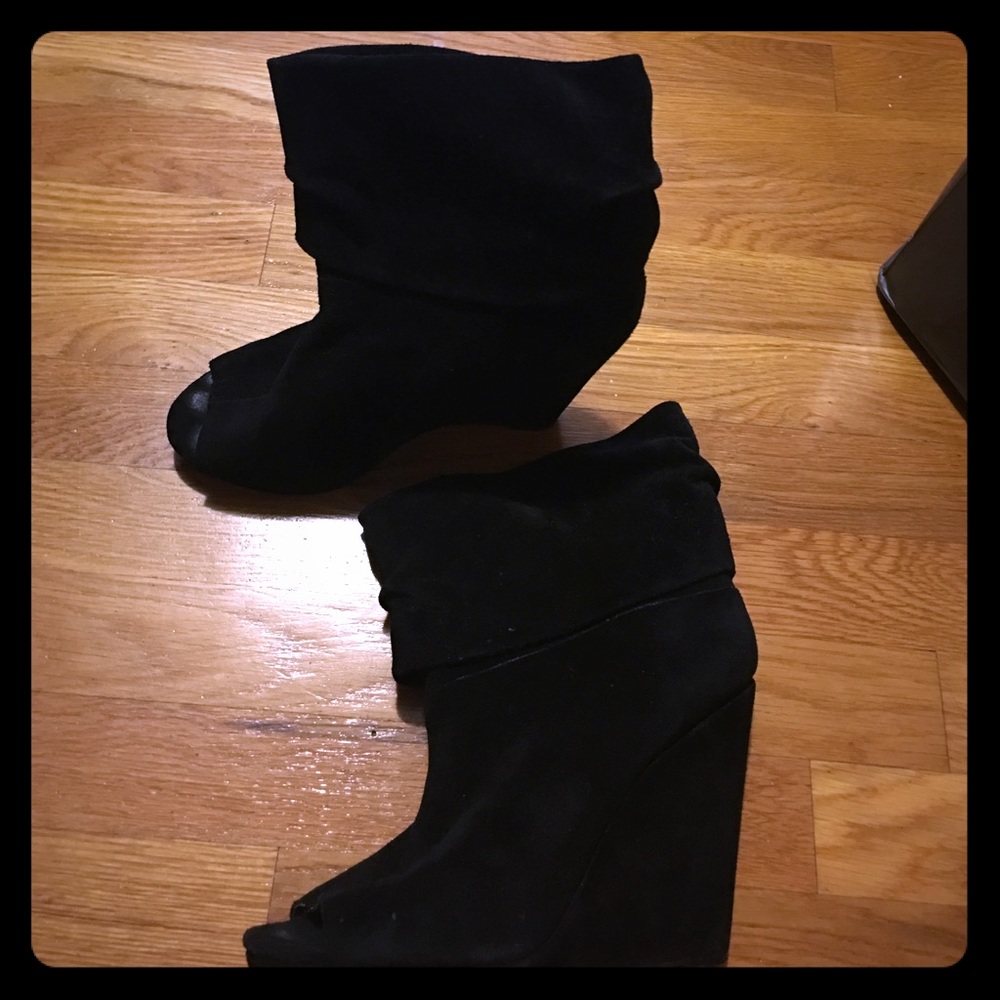 BCBG suede leather open toe booties. 9.5
