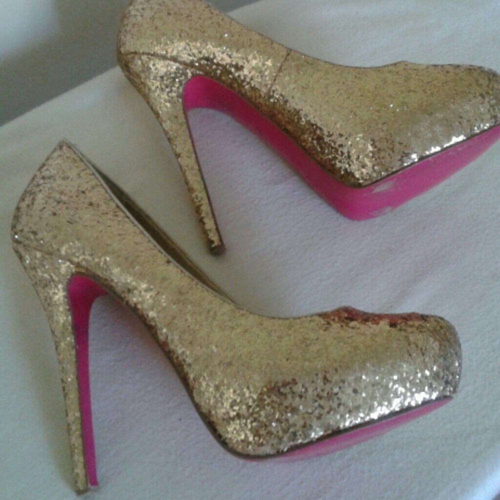 Golden gliter Signature Sole -Shoedazzle, size 8
