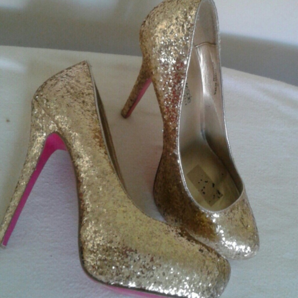 Golden gliter Signature Sole -Shoedazzle, size 8 - Picture 2 of 4
