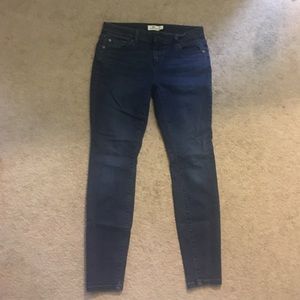 Vineyard Vines Size 8 Skinny Jeans