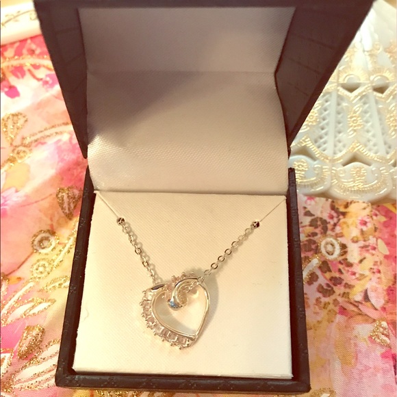 Other - 💎dainty heart charm and necklace💎