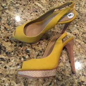NWOT BCBG Max Azria Ma-Fennel Canvas Shoes
