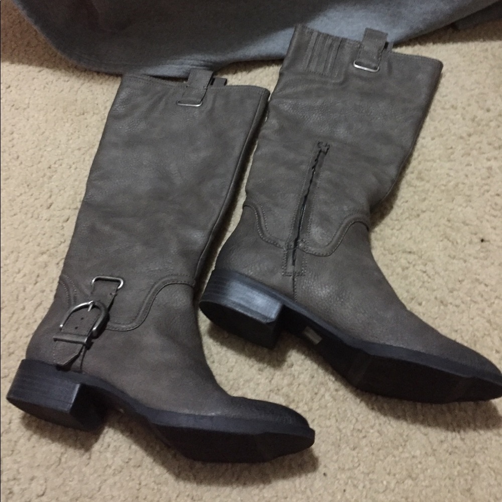 Taupe boots