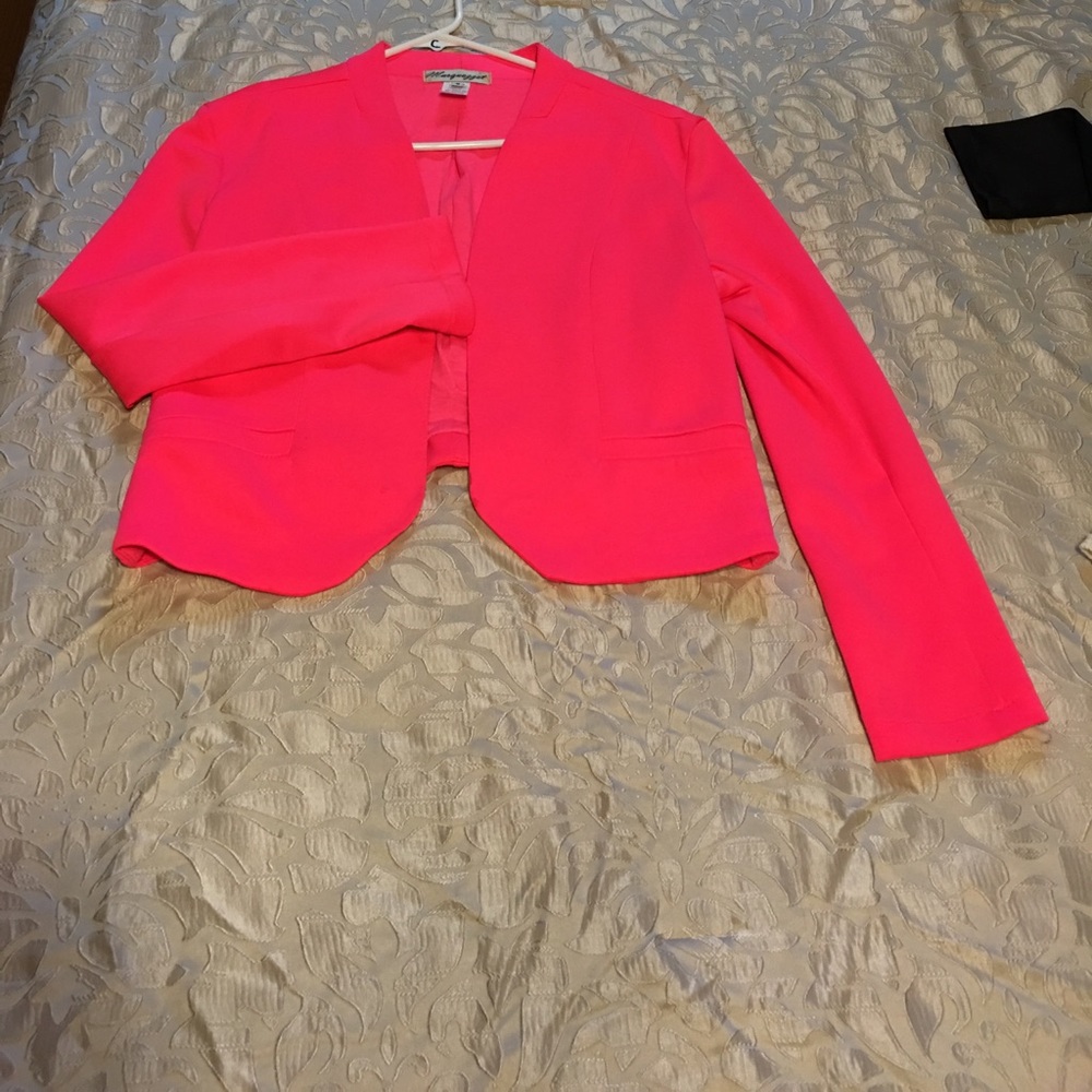 ***SUMMER SALE ONLY**Slick cropped  blazer