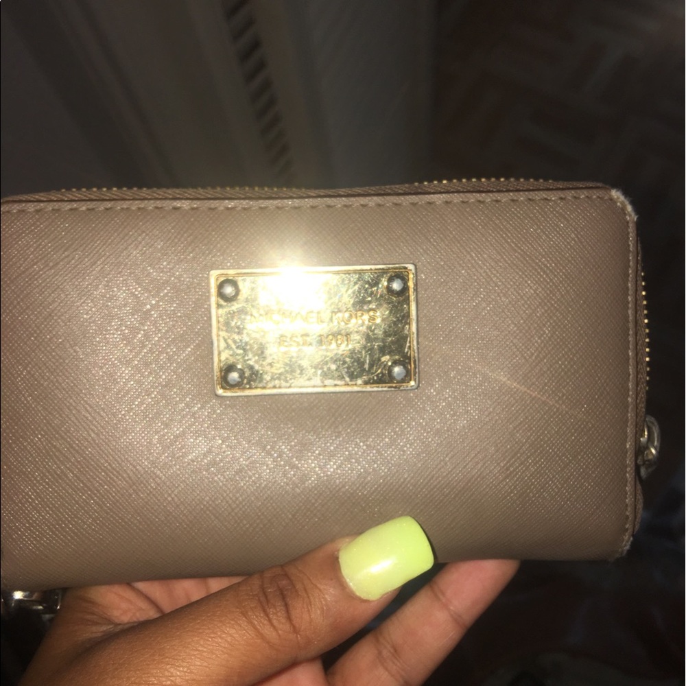 MIchael kors wallet