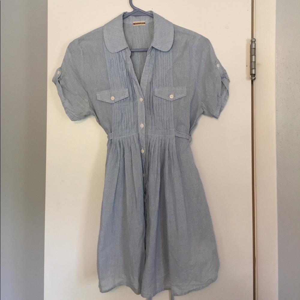 Like-new Modcloth blue pintucked tunic - Size L