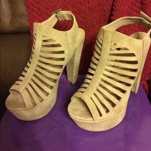 Beige heels