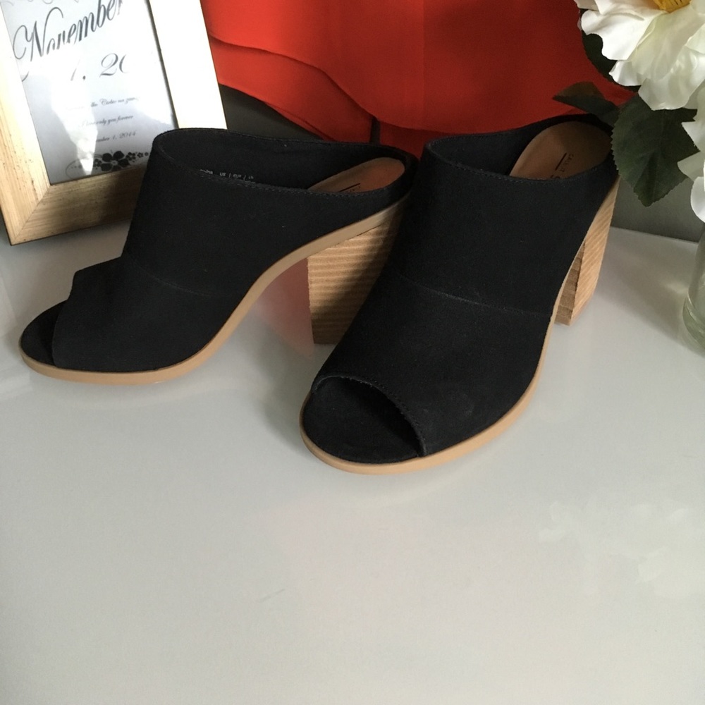 Open toe mules ♻️ 8/25/17