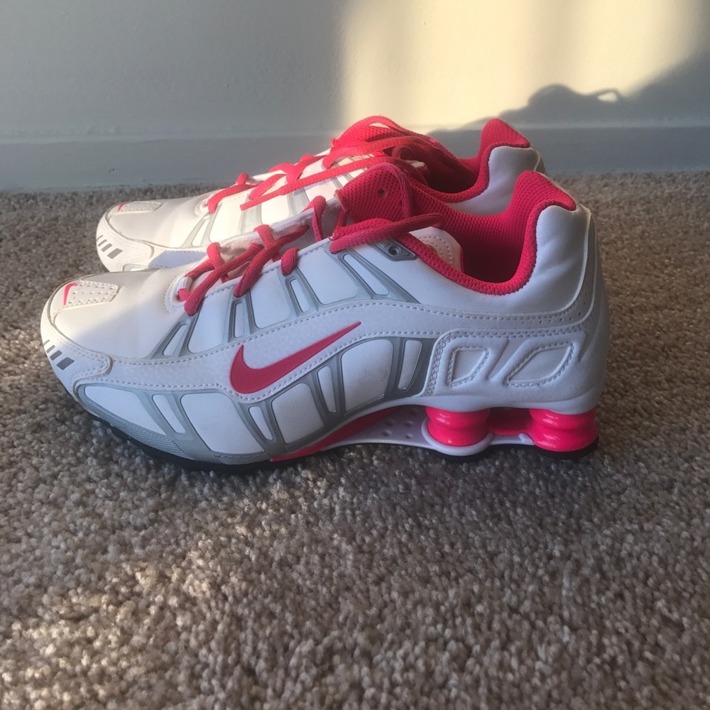 Women's Nike Shox