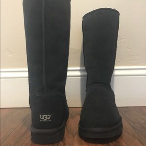 BRAND NEW UGGS