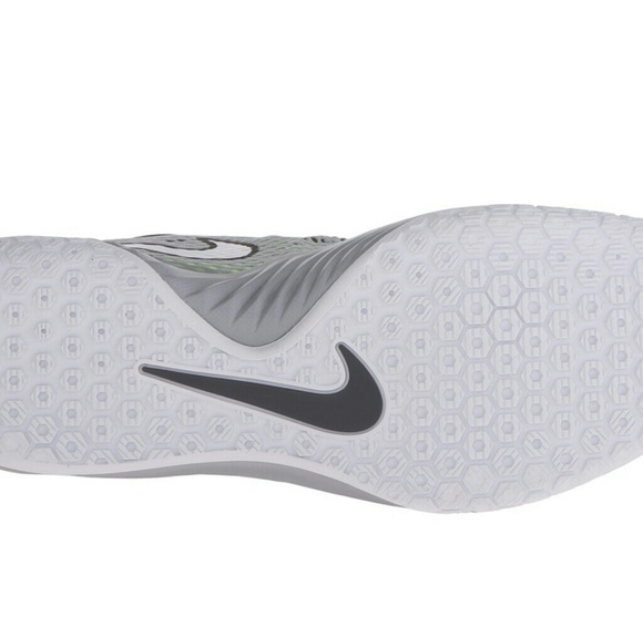 Nike Mens BRAND NEW Hyperlive Basketball Size 13 - Picture 3 of 4