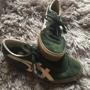 Vintage green retro Onitsuka sneakers, fun! Sz 36