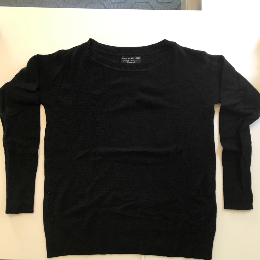 Banana Republic Fine Italian Yarn Sweater - Small