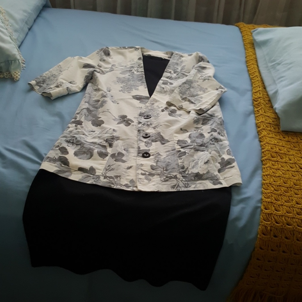 2-piece jacket and dress set