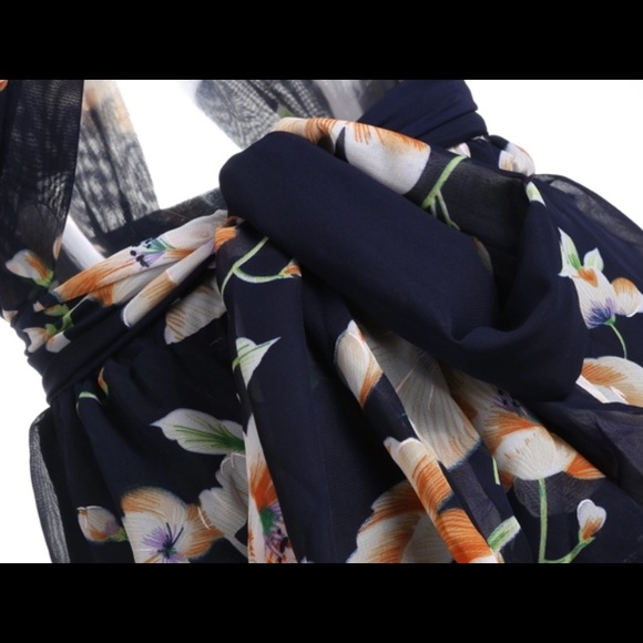 🌷 Floral Open back Romper - Picture 5 of 8