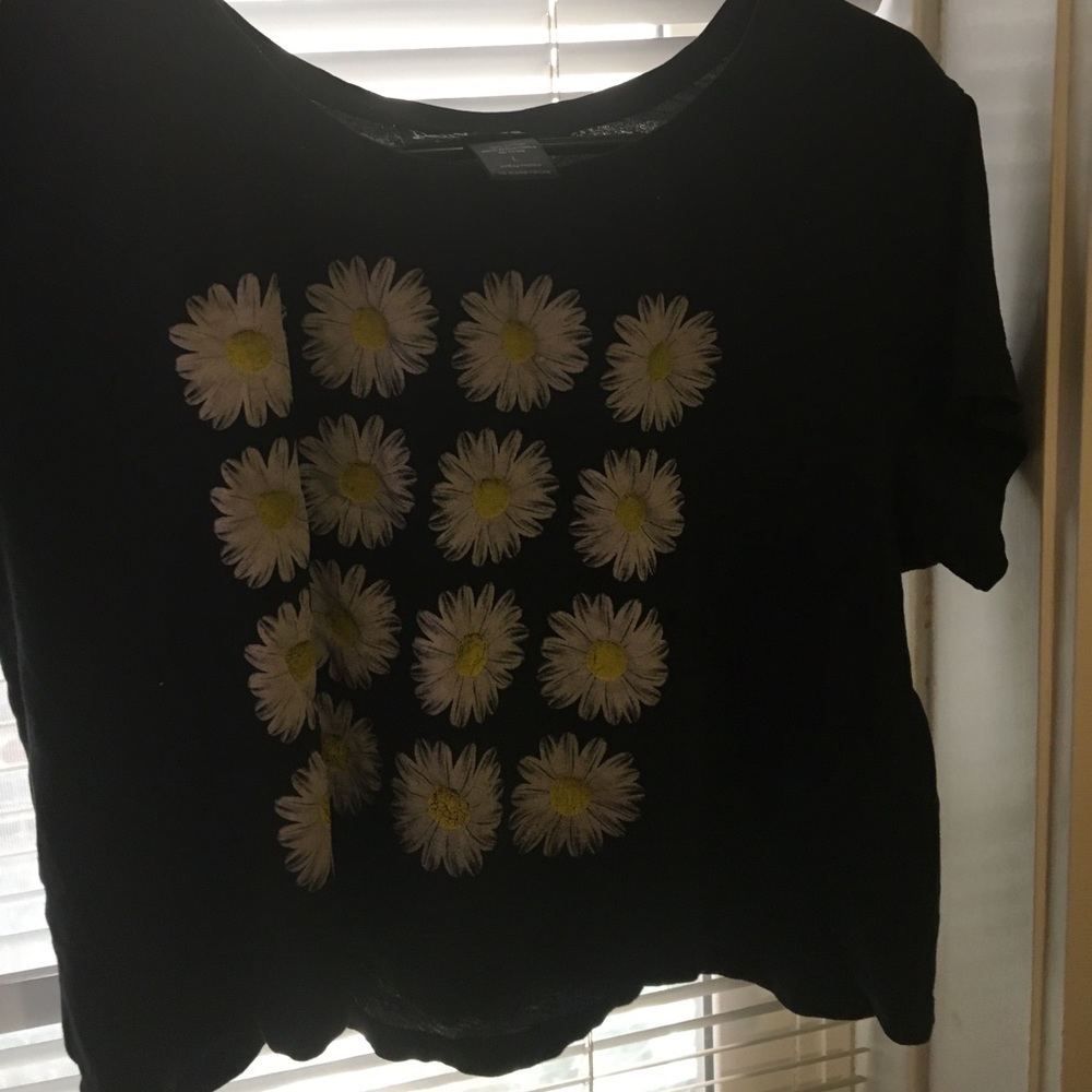 Cropped short sleeve shirt