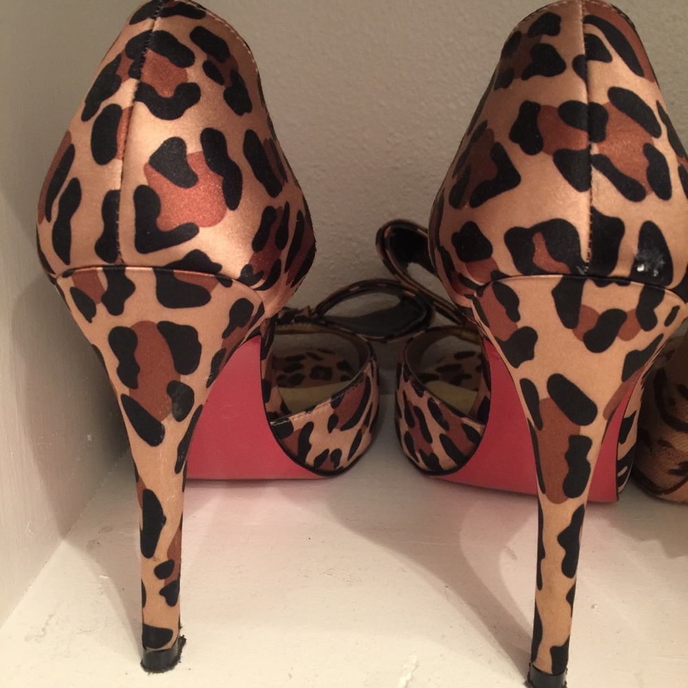Paris Hilton leopard heels size 7 1/2