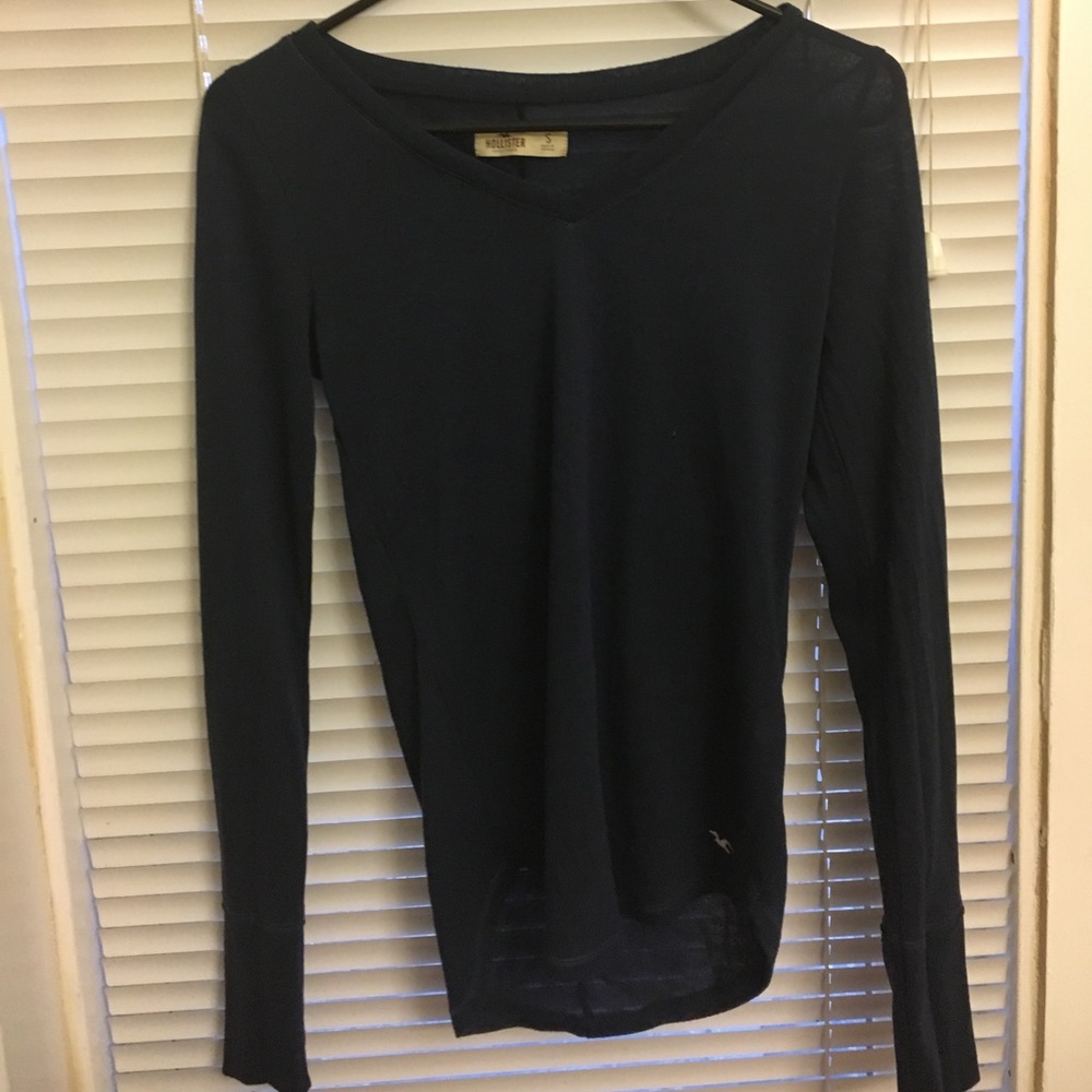 Navy long sleeve shirt