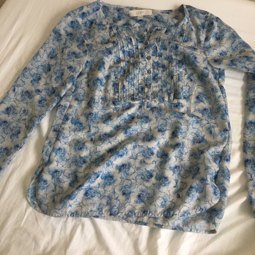 NWOT Loft floral blouse