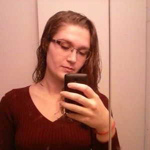 Meet your Posher, Brittni