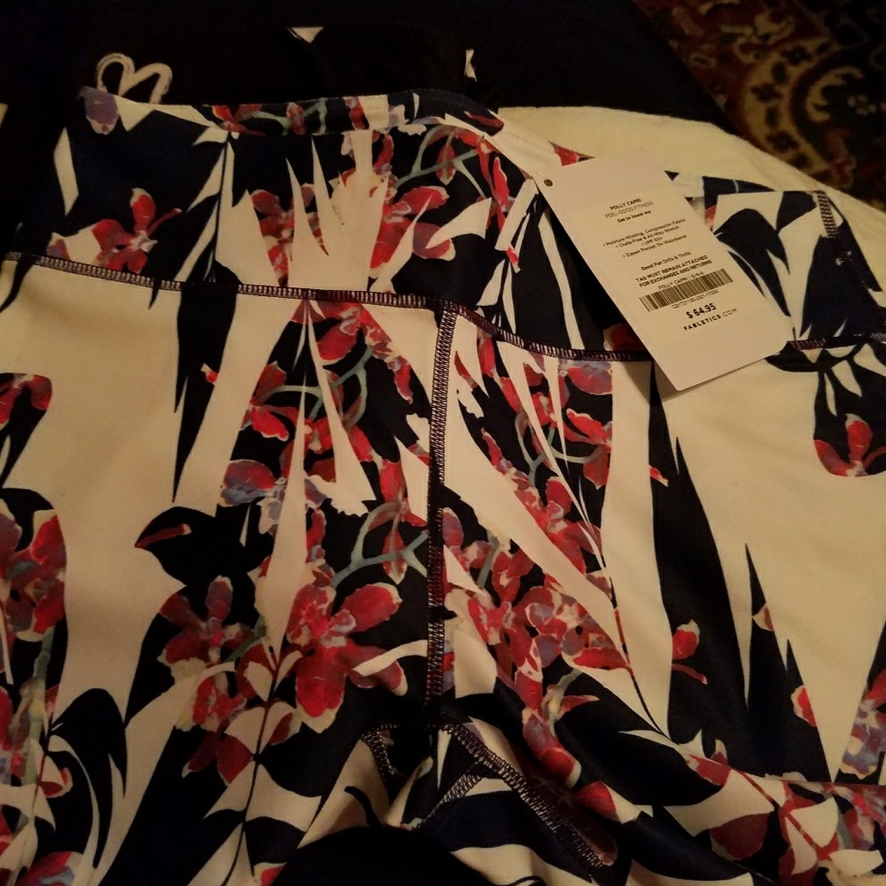 Fabletics workout 1 capri 2 pants