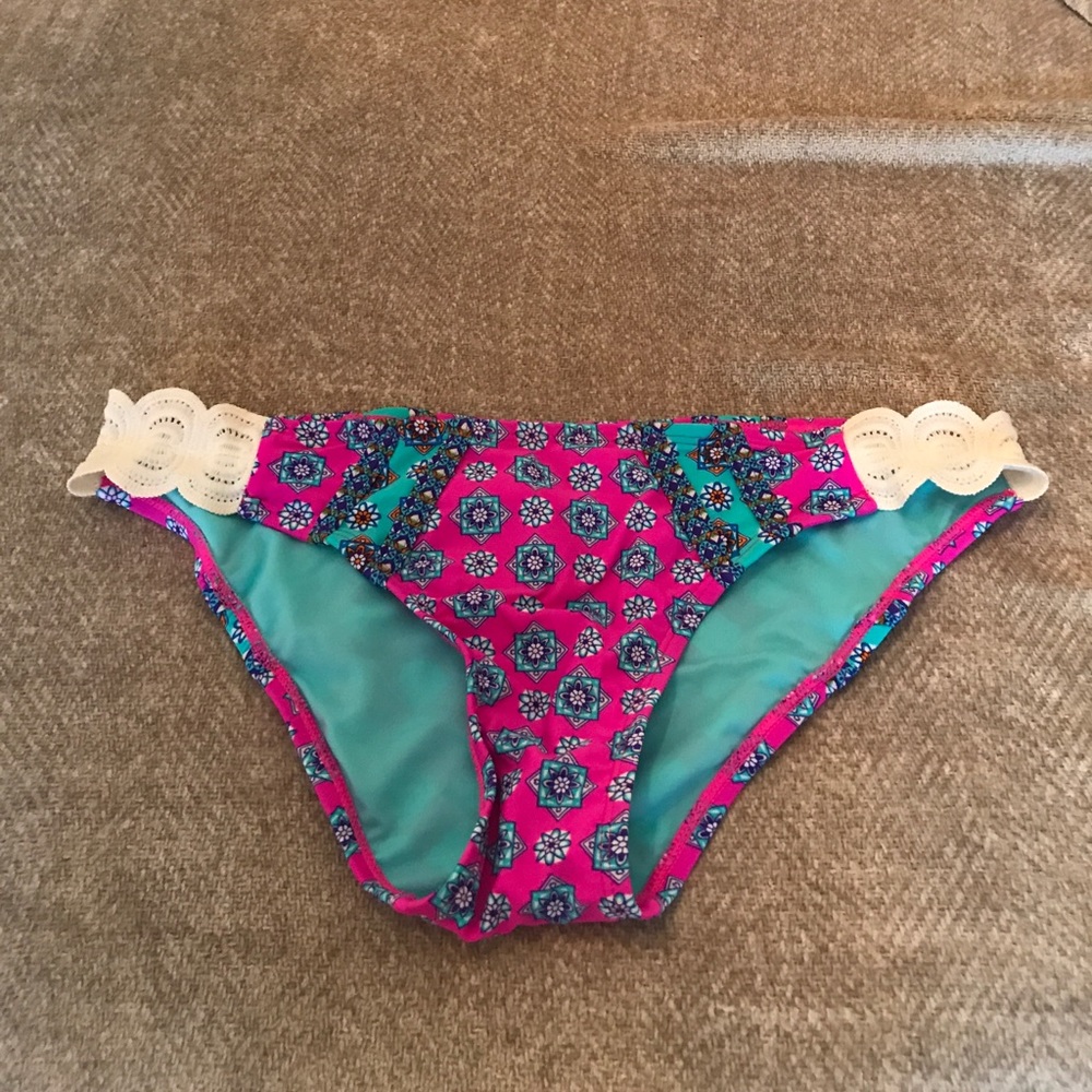 Bikini bottom  👙