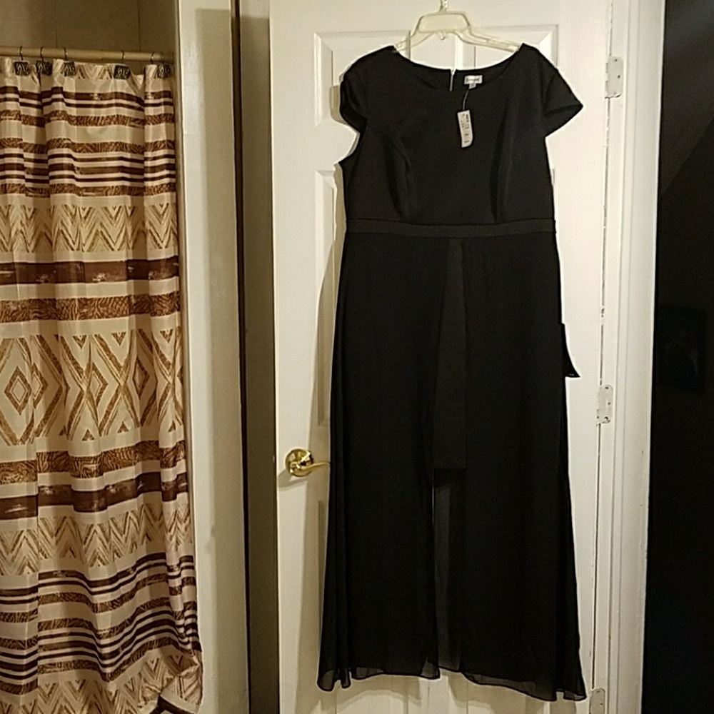 Size 18/20 Beautiful gown