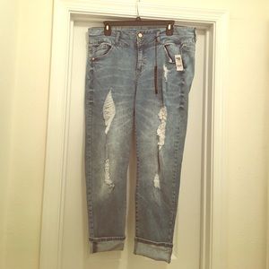 Charlotte Russe distressed jeans! Great Stretch!