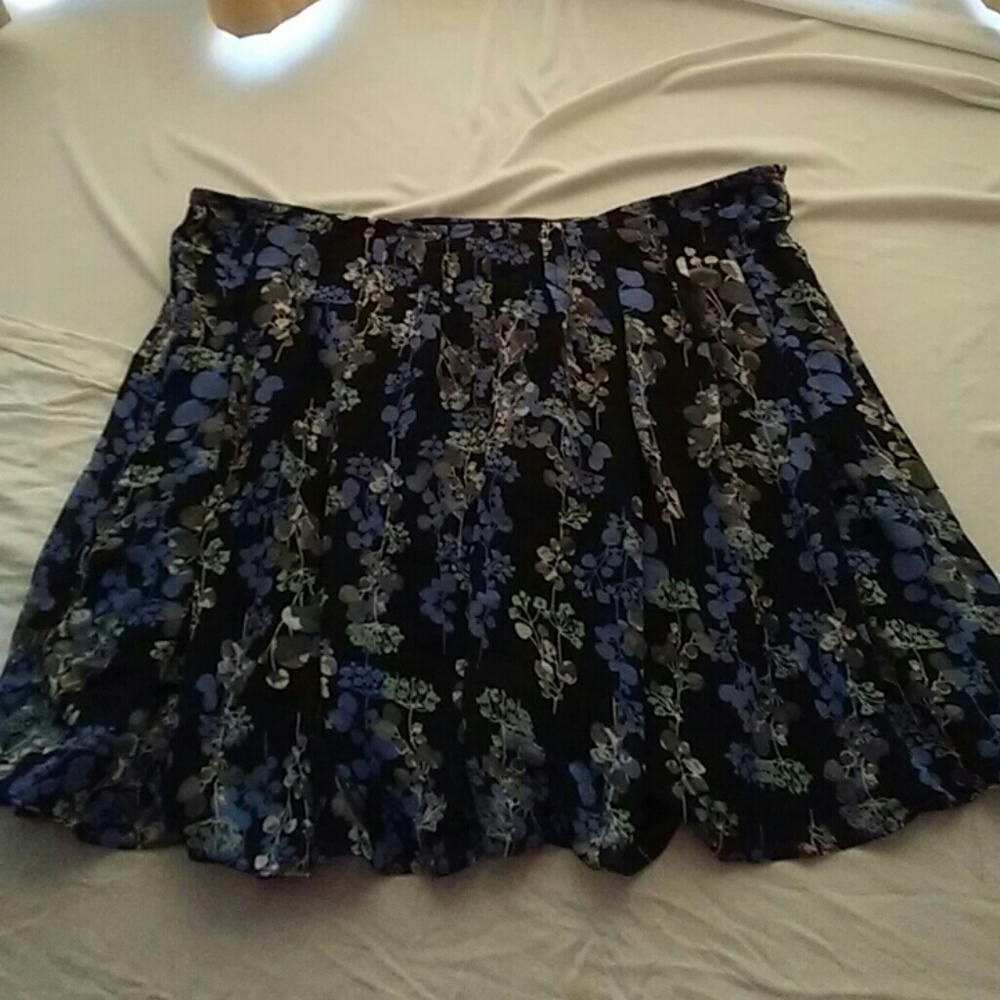 Gap printed skirt