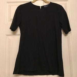 NWOT. Never worn. Gap short sleeve tee, size S