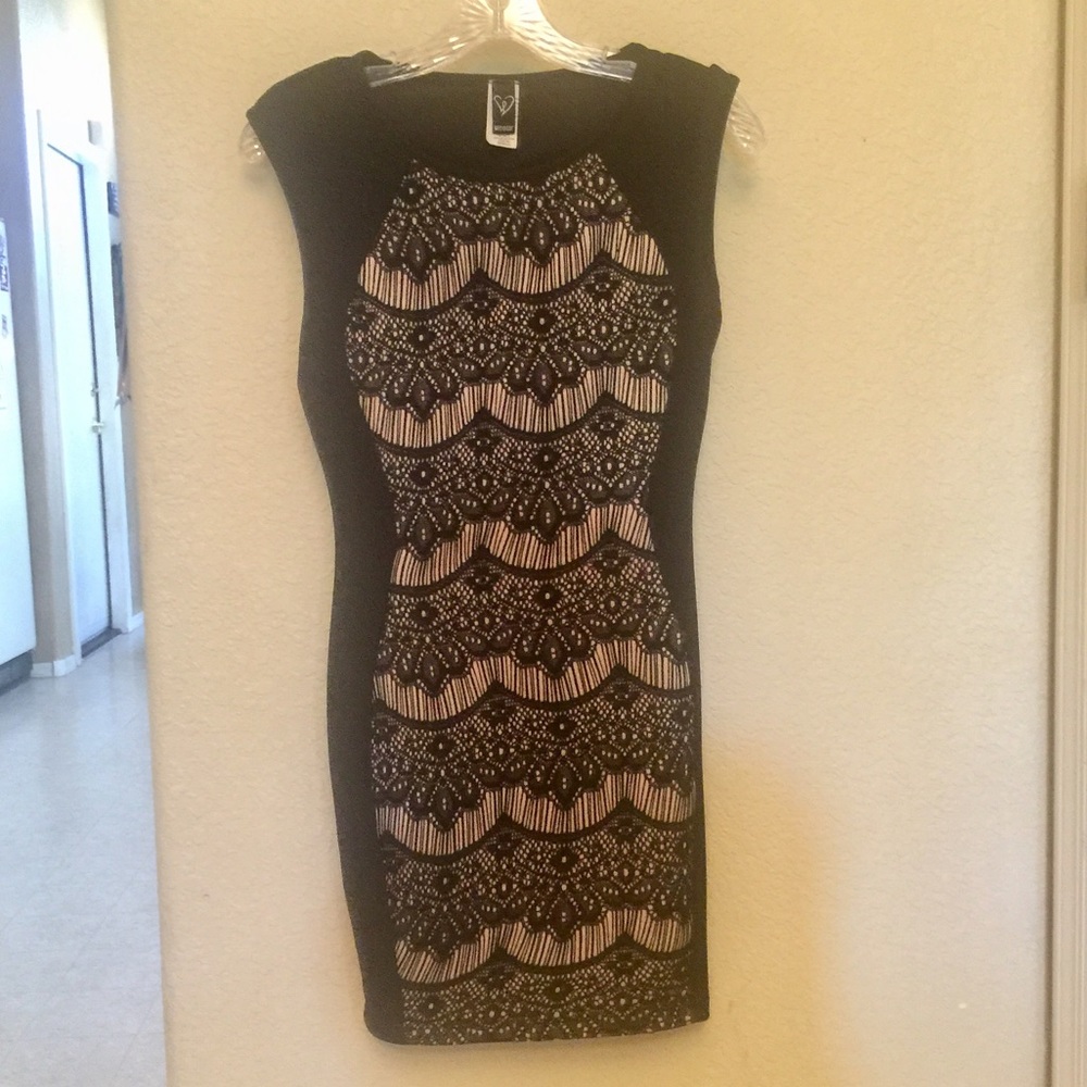 Very sexy yet elegant bodycon dress!