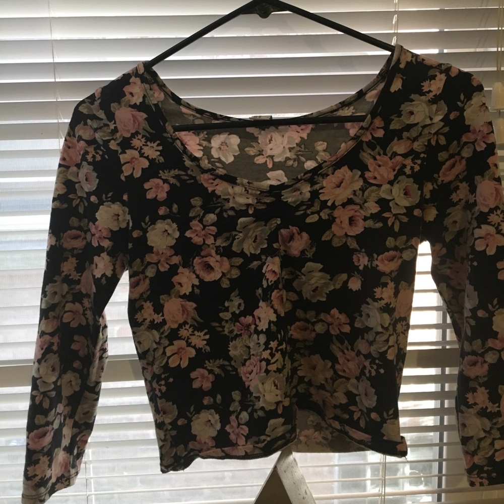 Cropped floral shirt