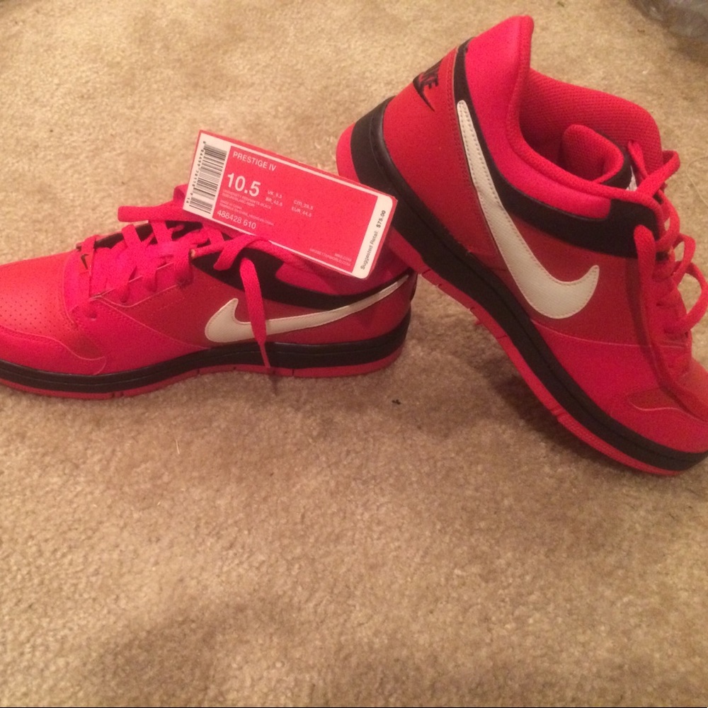 PRESTIGE IV Nike sneakers