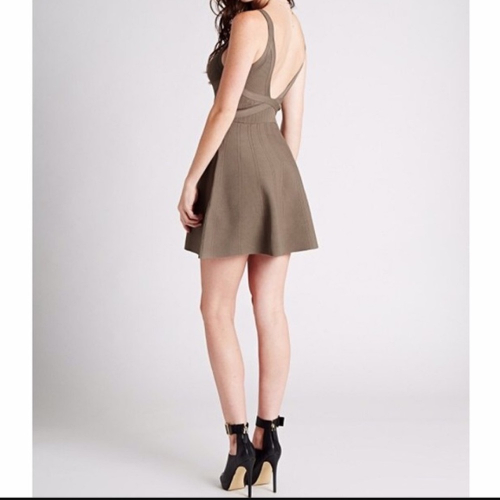GUESS Double-Strap Fit & Flare Bandage 👗
