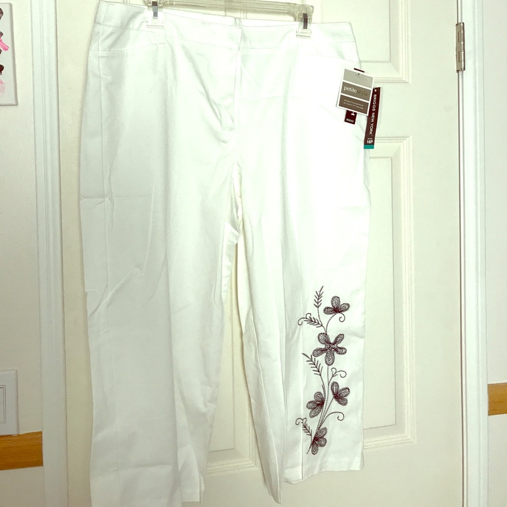 White Capri pants