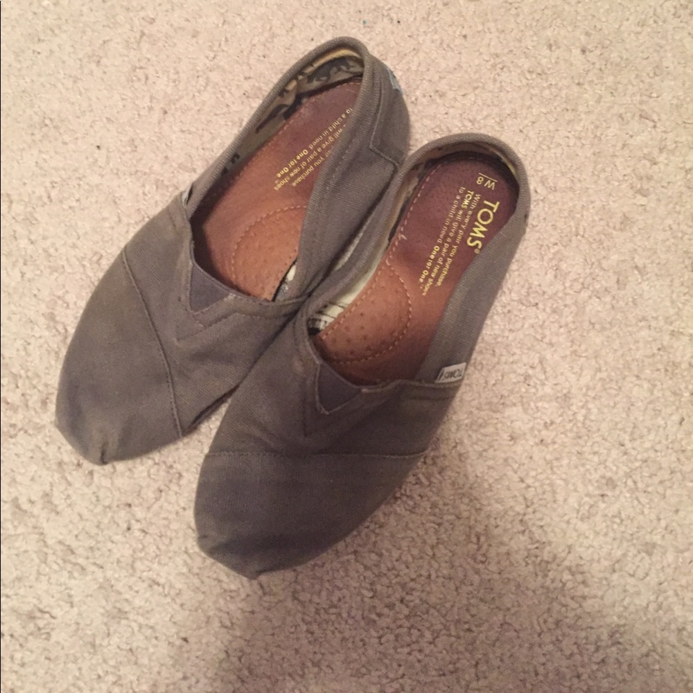 Grey toms size 8