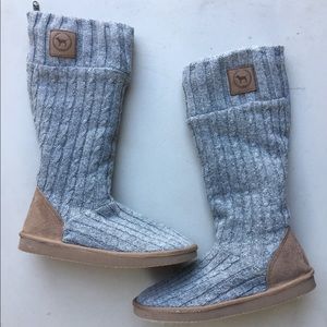 PINK Victoria's Secret fur boots!