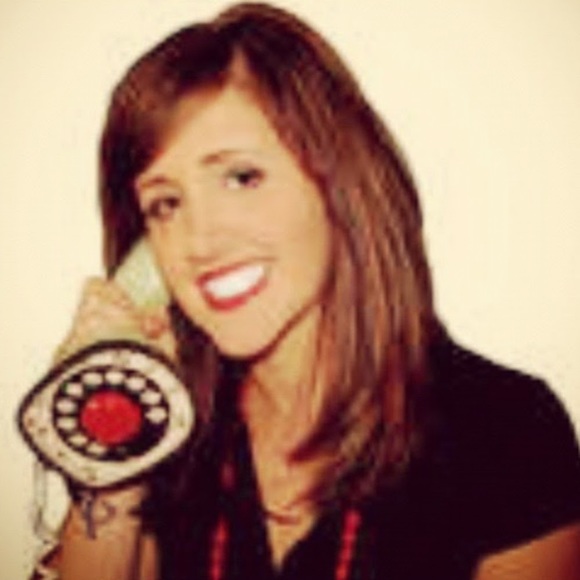 Meet your Posher, Amanda - Picture 1 of 1