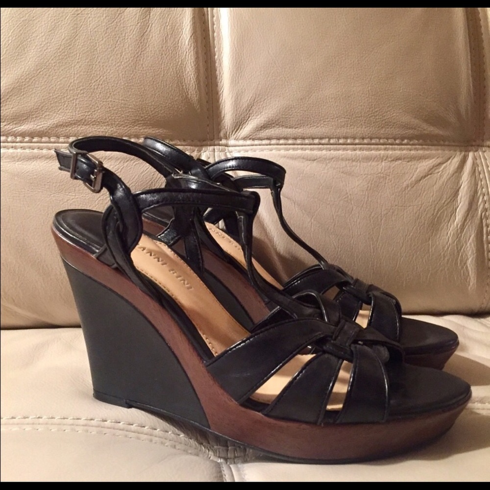 Gianni Bini wedges size 8.5