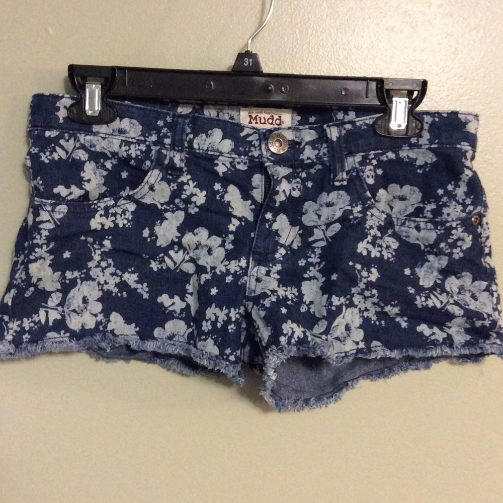 AWESOME floral denim shorts
