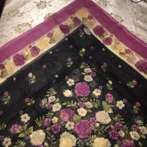 scarf made 100% of cotton and silk screen painted